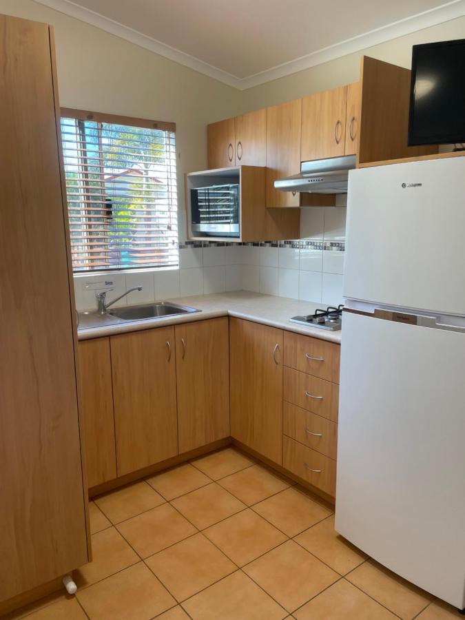 Outback Oasis Caravan Park Carnarvon Ngoại thất bức ảnh