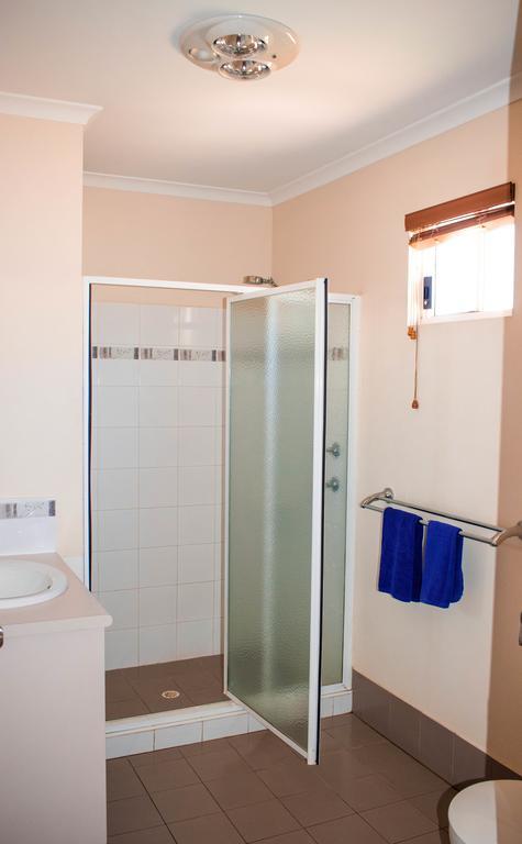 Outback Oasis Caravan Park Carnarvon Ngoại thất bức ảnh